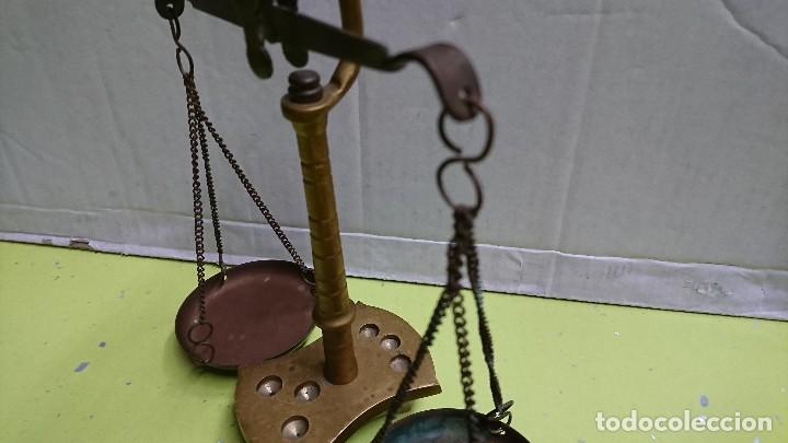 Antig&uuml;edades: PEQUE&Ntilde;A B&Aacute;SCULA DE BRONCE, SIN PESAS - Foto 4