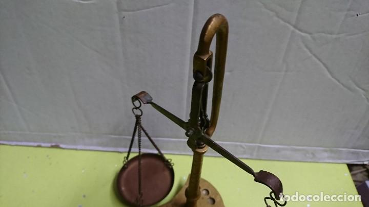 Antig&uuml;edades: PEQUE&Ntilde;A B&Aacute;SCULA DE BRONCE, SIN PESAS - Foto 5