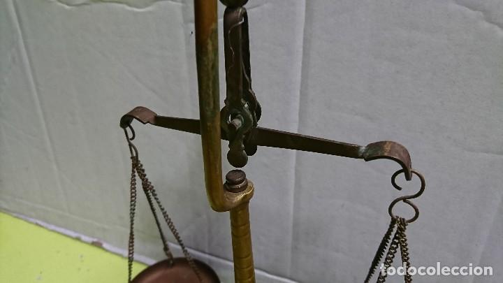 Antig&uuml;edades: PEQUE&Ntilde;A B&Aacute;SCULA DE BRONCE, SIN PESAS - Foto 6