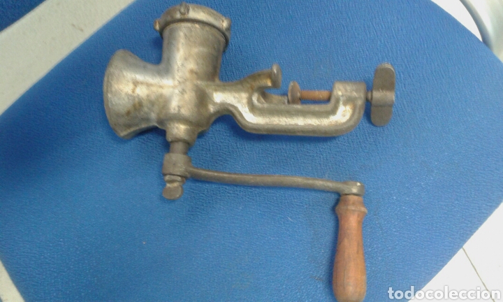 Antig&uuml;edades: Maquina de picar carne marca Elna - Foto 2