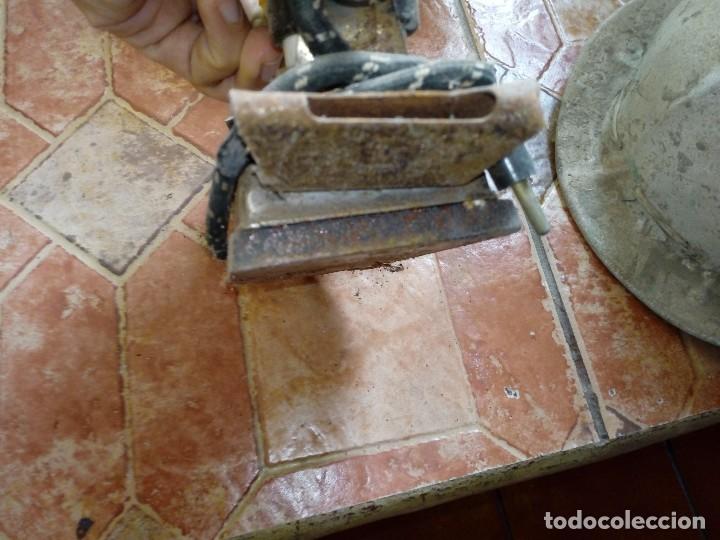Antig&uuml;edades: Antigua plancha el&eacute;ctrica completa - Foto 3