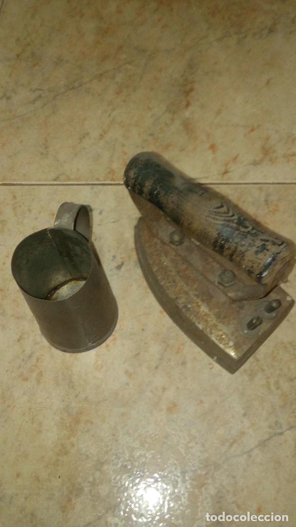 Antig&uuml;edades: PLANCHA EL&Eacute;CTRICA ,MEDIDA ESTA&Ntilde;O CUARTILLO ACEITE - Foto 1