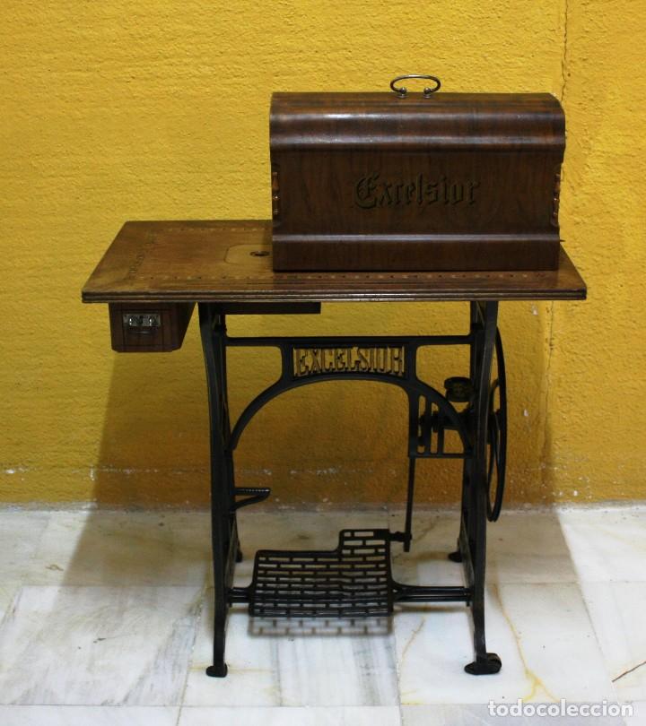 Antig&uuml;edades: MAQUINA DE COSER EXCELSIOR.REF:6169 - Foto 2