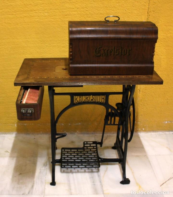 Antig&uuml;edades: MAQUINA DE COSER EXCELSIOR.REF:6169 - Foto 3