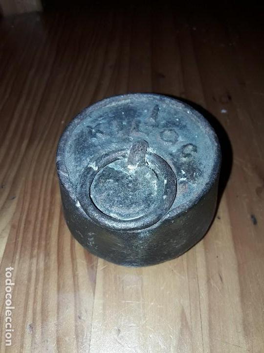 Antig&uuml;edades: pesa 1 kilo - Foto 1