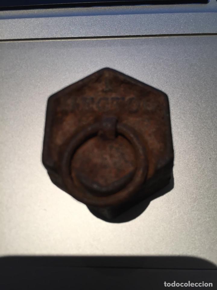 Antig&uuml;edades: pesa hexagonal de 1 hectogramo (100 gramos) - Foto 1