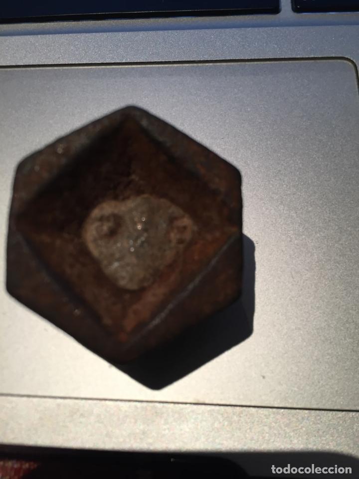 Antig&uuml;edades: pesa hexagonal de 1 hectogramo (100 gramos) - Foto 2
