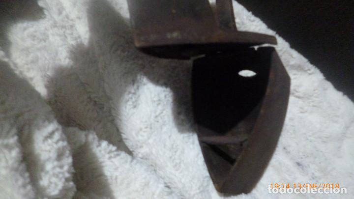 Antig&uuml;edades: antigua plancha carb&oacute;n metal - Foto 3