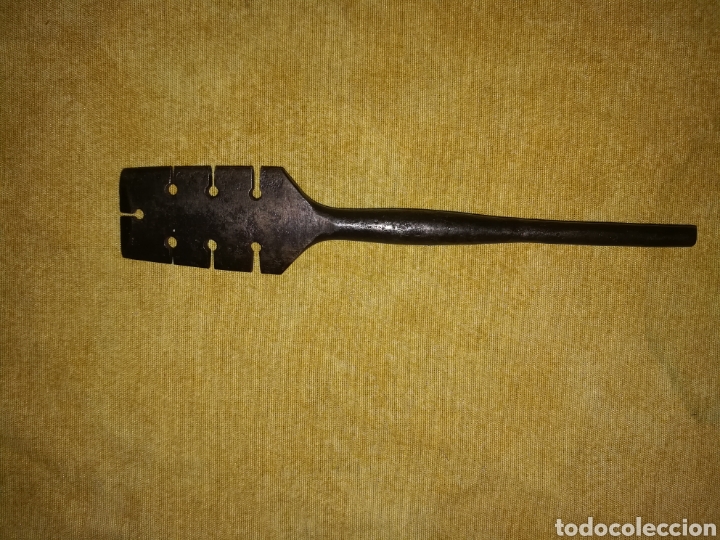 Antig&uuml;edades: Util para los dientes de las sierras. - Foto 2
