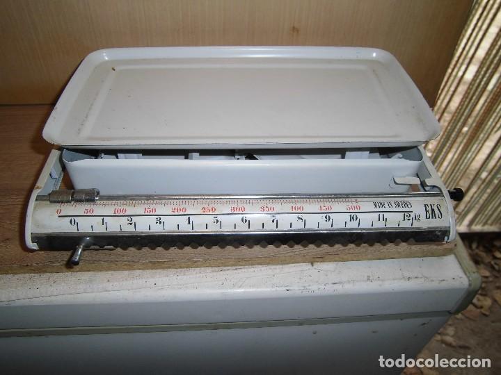 Antig&uuml;edades: bascula peque&ntilde;a EKS 12 kg. - Foto 1