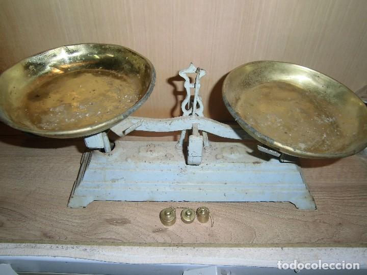 Antig&uuml;edades: bascula antigua peque&ntilde;a de hierro - Foto 2