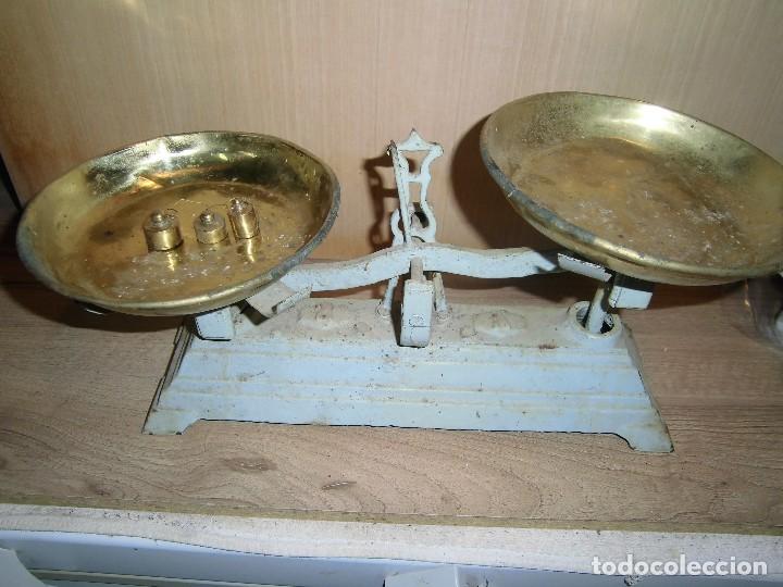 Antig&uuml;edades: bascula antigua peque&ntilde;a de hierro - Foto 3