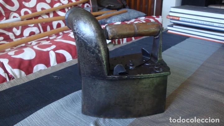 Antig&uuml;edades: plancha  de hierro fundido restaurada - Foto 4