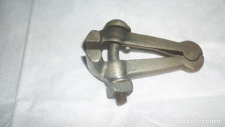 Antig&uuml;edades: TORNILLO DE RELOJERO - Foto 1