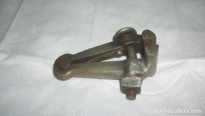 Antig&uuml;edades: TORNILLO DE RELOJERO - Foto 3