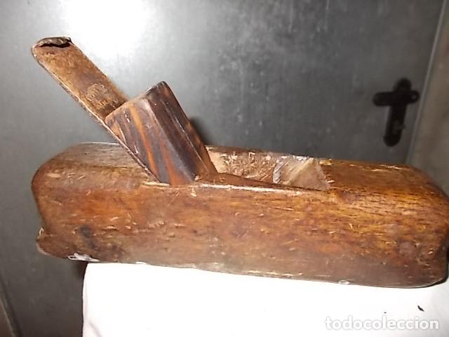 Antig&uuml;edades: muy antiguo cepillo de carpintero hecho a mano - Foto 3