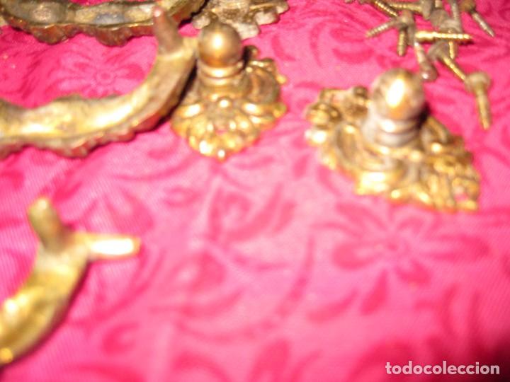 Antig&uuml;edades: 6 TIRADORES LAT&Oacute;N O BRONCE. - Foto 3