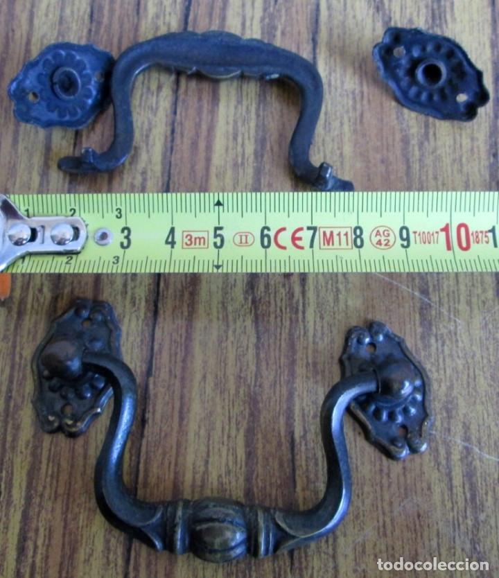 Antig&uuml;edades: 4 tiradores de caj&oacute;n // Bronce - lat&oacute;n - Foto 2