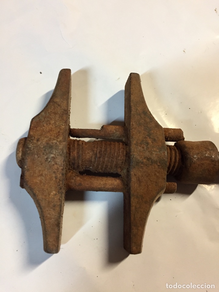 Antig&uuml;edades: Llave de perro - Foto 2