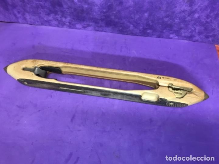 Antig&uuml;edades: LANZADERA DOS TIPOS DE MADERAS. DE 44,5cm CON ACERO Y BRONCE - Foto 6