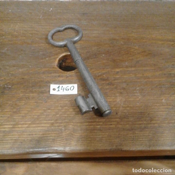 Antig&uuml;edades: ANTIGUA LLAVE DE FORJA - Foto 1