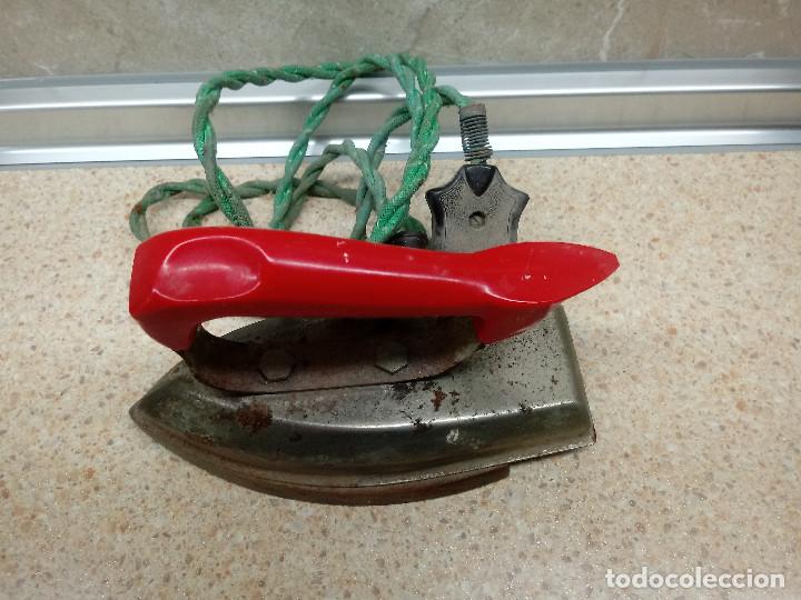 Antig&uuml;edades: PLANCHA ELECTRICA DE LOS A&Ntilde;OS 60 ( FUNCIONA ) - Foto 2