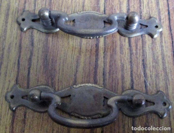 Antig&uuml;edades: 2 tiradores bronce lat&oacute;n - Foto 1