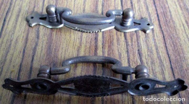 Antig&uuml;edades: 2 tiradores bronce lat&oacute;n - Foto 2