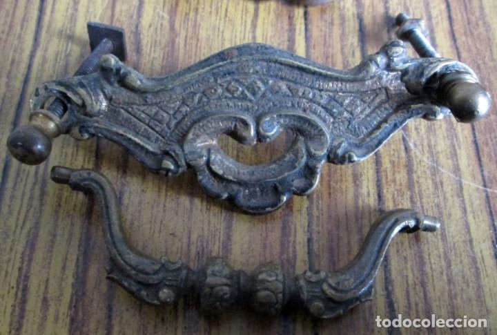 Antig&uuml;edades: 2 tiradores bronce lat&oacute;n - Foto 2