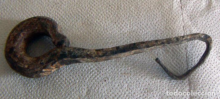 Antig&uuml;edades: CLAVO PARA PARED en FORJA 16 cm - Foto 1