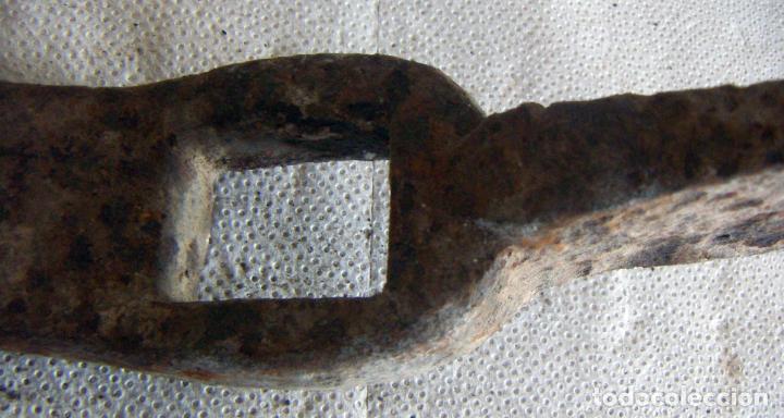 Antig&uuml;edades: ANTIGUO Y ENORME PICO DE FORJA 37 CM - Foto 2