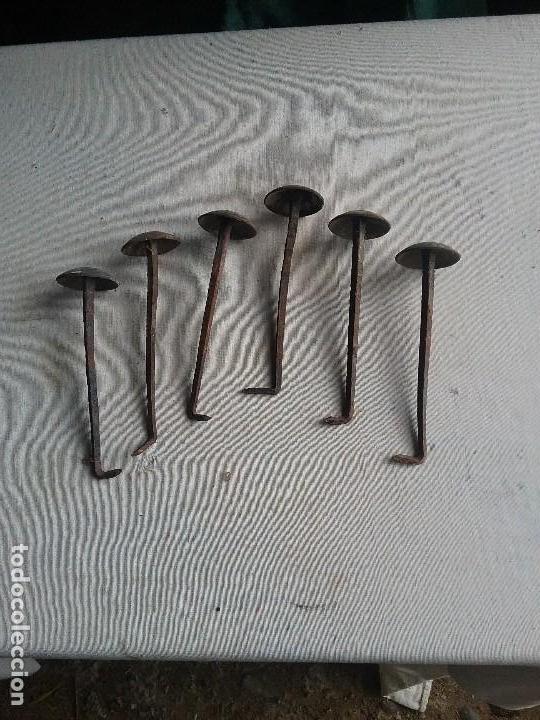 Antig&uuml;edades: Antiguos clavos de forja - Foto 1