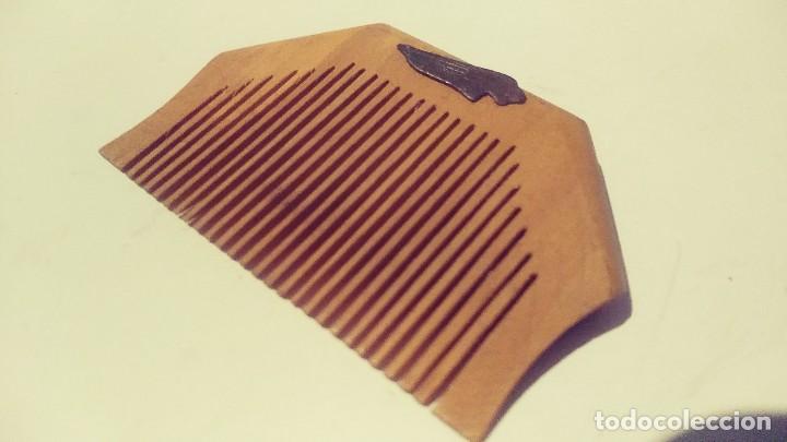 Antig&uuml;edades: Peine de madera para barba y bigote de bolsillo - Foto 1