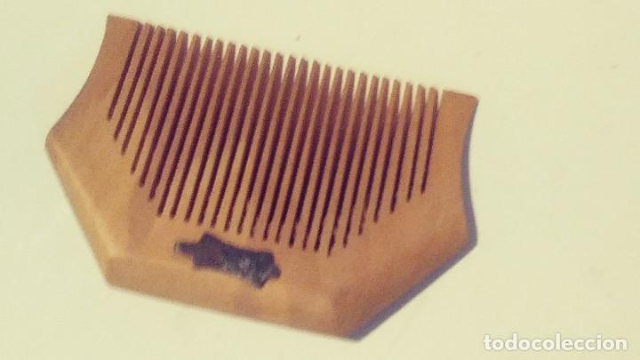 Antig&uuml;edades: Peine de madera para barba y bigote de bolsillo - Foto 2
