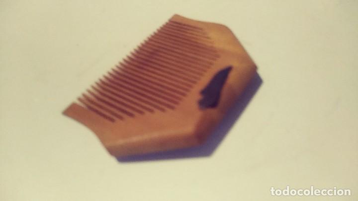 Antig&uuml;edades: Peine de madera para barba y bigote de bolsillo - Foto 4