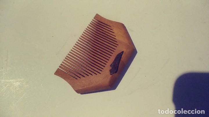 Antig&uuml;edades: Peine de madera para barba y bigote de bolsillo - Foto 6