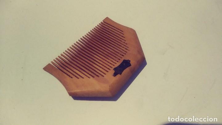 Antig&uuml;edades: Peine de madera para barba y bigote de bolsillo - Foto 7