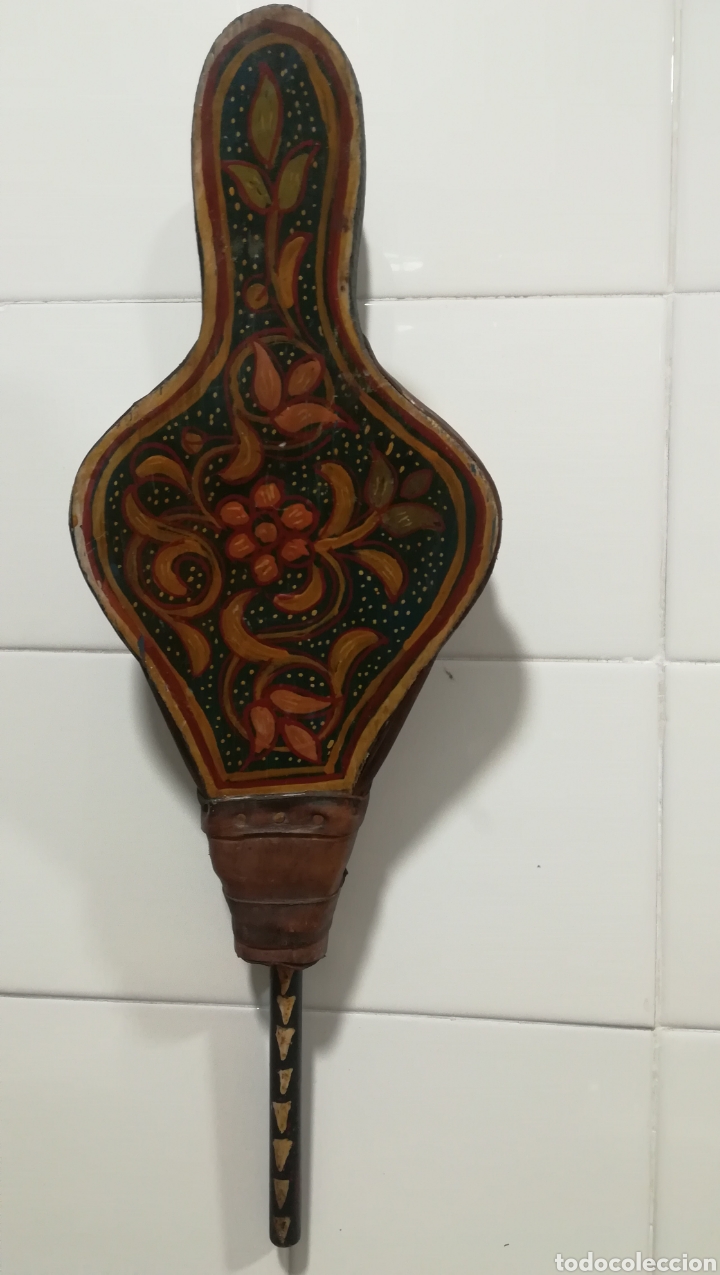 Antig&uuml;edades: Antiguo fuelle pintado a mano - Foto 1