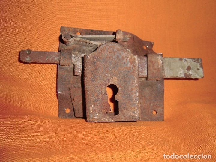 Antig&uuml;edades: 2 cerraduras antiguas de forja - Foto 5
