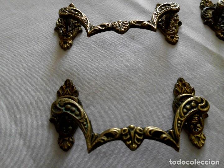 Antig&uuml;edades: Lote de 9 tiradores de bronce - Foto 2