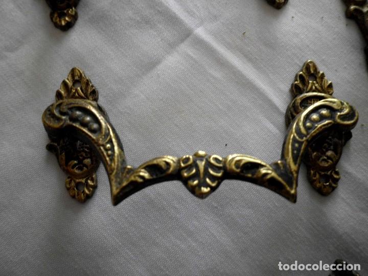 Antig&uuml;edades: Lote de 9 tiradores de bronce - Foto 3