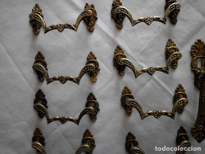 Antig&uuml;edades: Lote de 9 tiradores de bronce - Foto 5