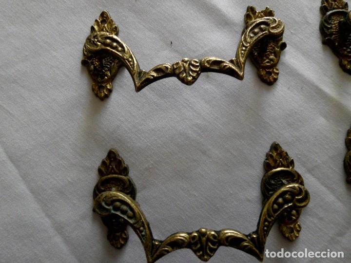 Antig&uuml;edades: Lote de 9 tiradores de bronce - Foto 6