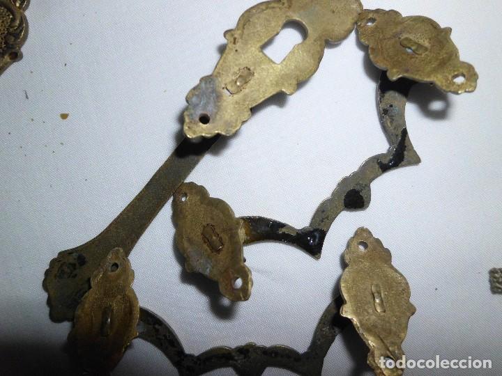 Antig&uuml;edades: Lote de 9 tiradores de bronce - Foto 10