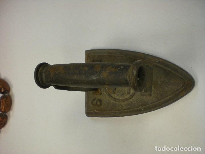 Antig&uuml;edades: PLANCHA DE HIERRO 15x8,5x11cm - Foto 2