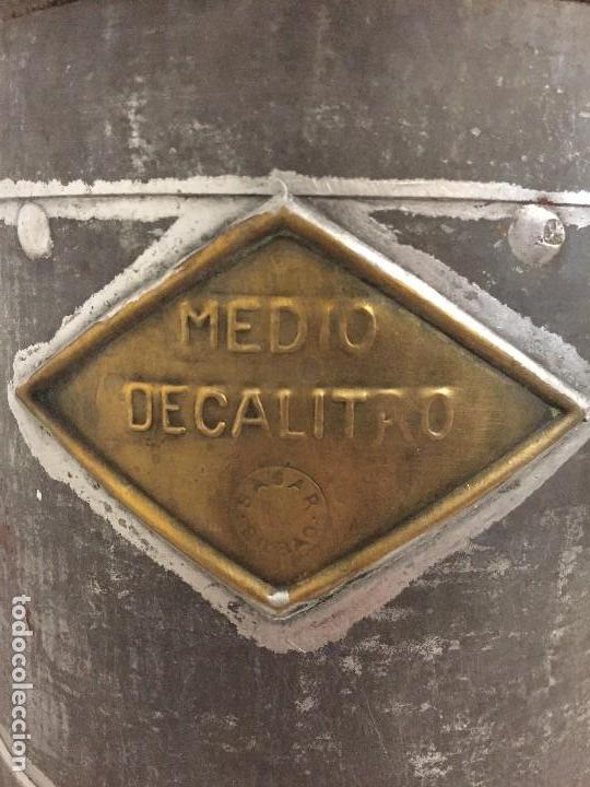 Antig&uuml;edades: MEDIDA O RECIPIENTE MEDIO DECALITRO - Foto 2