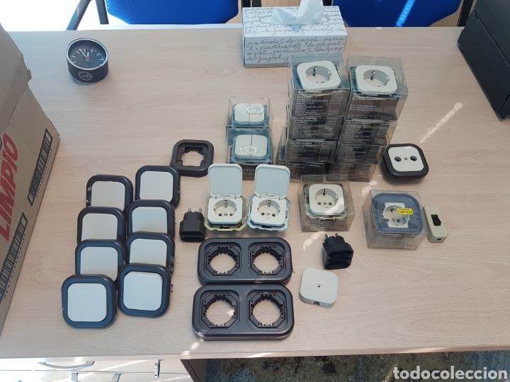 Antig&uuml;edades: LOTE DE ENCHUFES E INTERRUCTORES ANTIGUOS ALEMAN - Foto 1