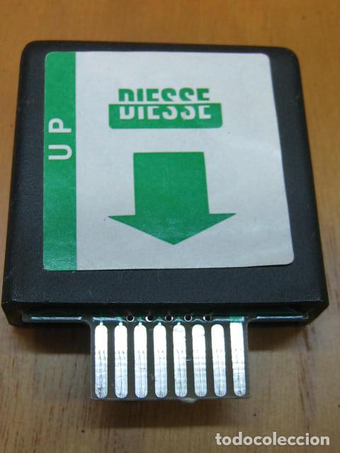 Antig&uuml;edades: Micro chip de aparato de laboratorio - Foto 1