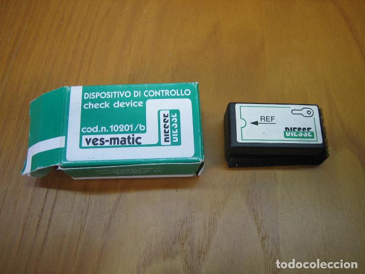 Antig&uuml;edades: Micro chip de aparato de laboratorio - Foto 2