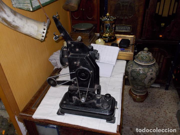 Antig&uuml;edades: proyector antiguo - Foto 1